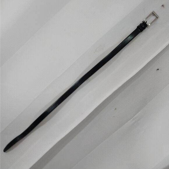 KENNETH COLE! LUXE BLACK GENUINE LEATHER, SILVER BUCKLE, CLASSIC BELT! - Picture 2 of 9